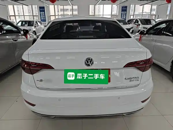 Volkswagen Sagitar 2020