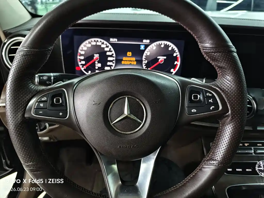 Mercedes-Benz E-Class 2017 — фото 9