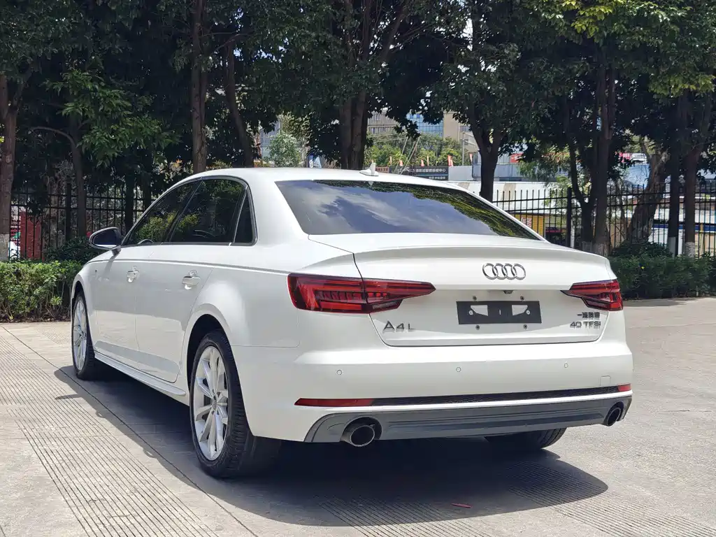 Audi A4L 2018 — фото 10