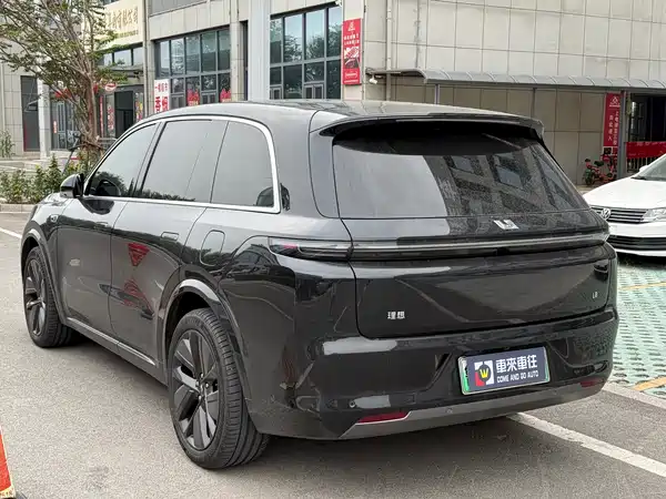 Li Auto L8 2025