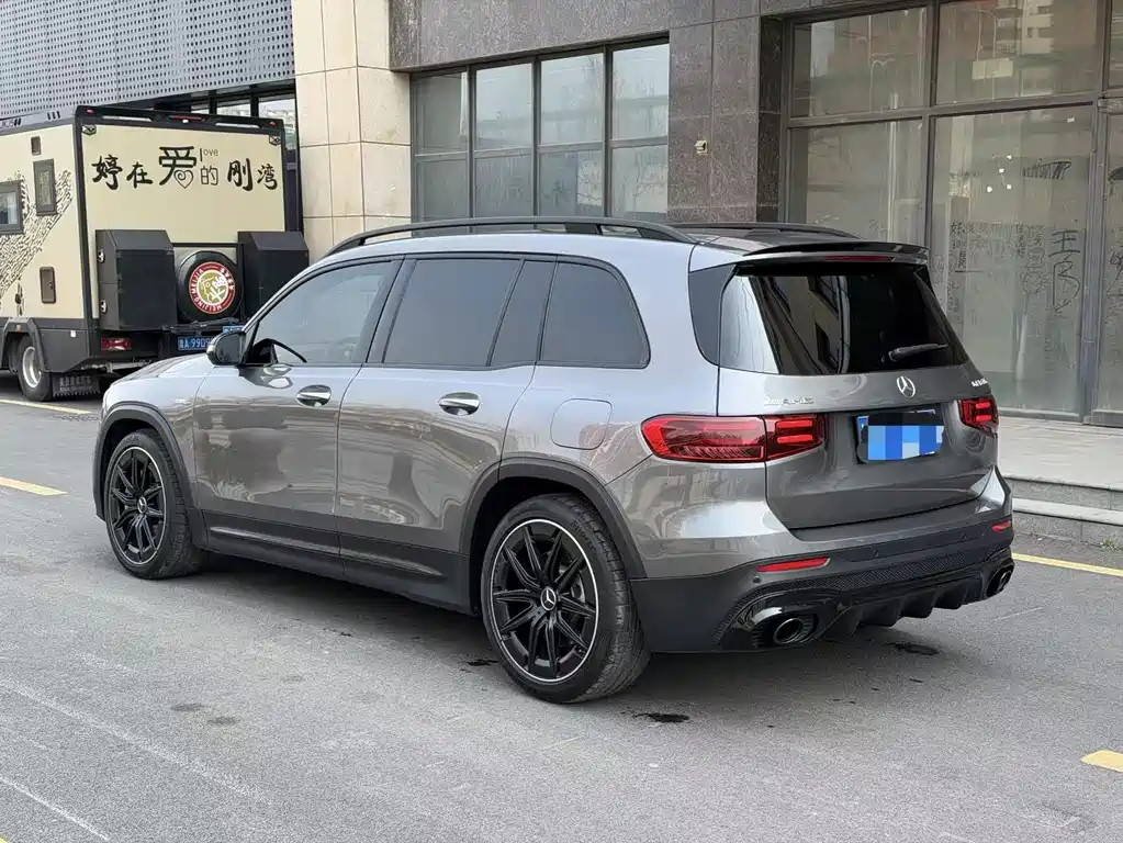 Mercedes-Benz GLB AMG 2025 — фото 4