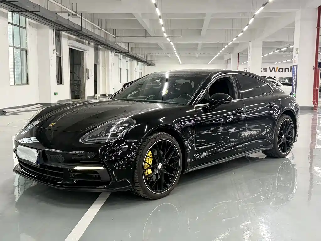 Porsche Panamera 2019 — фото 1