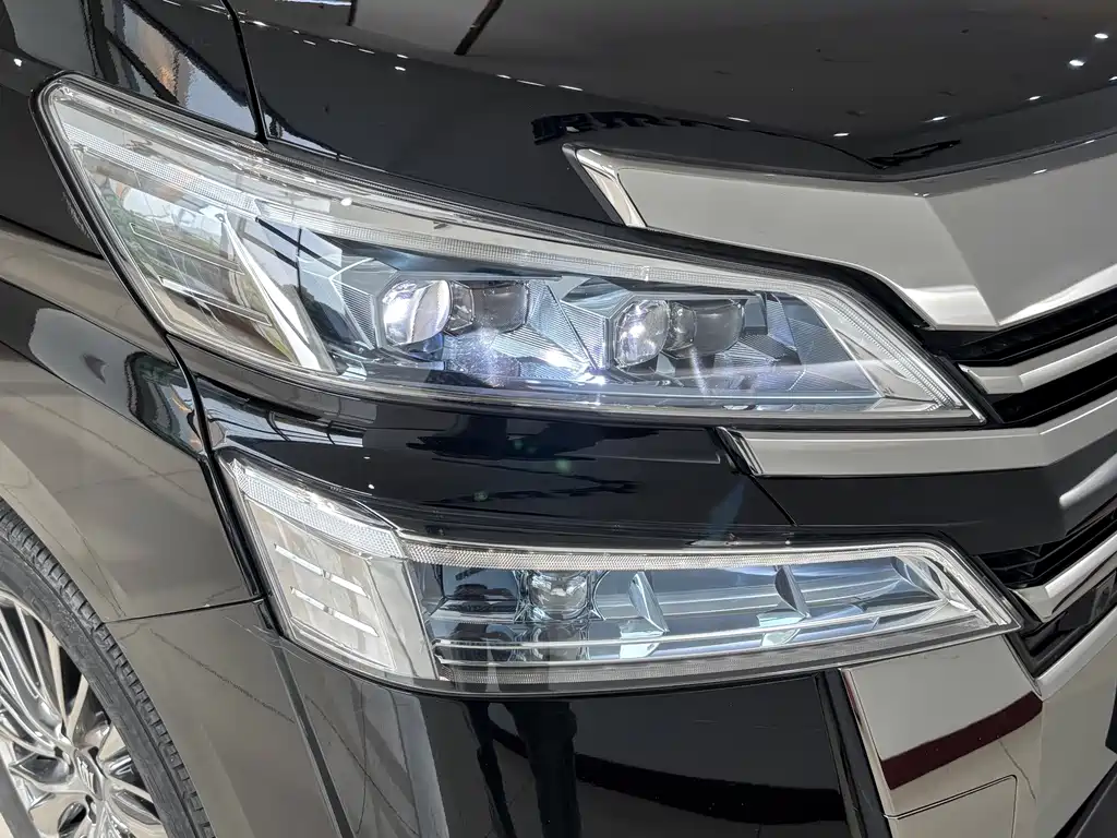 Toyota Vellfire 2021 — фото 19