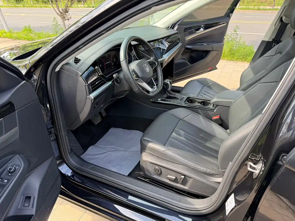 Volkswagen Passat 2023 — фото 14
