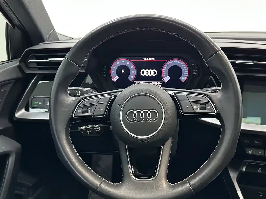 Audi A3 2023 — фото 12