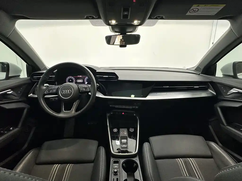Audi A3 2023 — фото 10