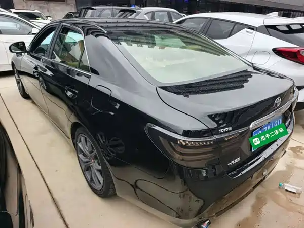Toyota Reiz 2015