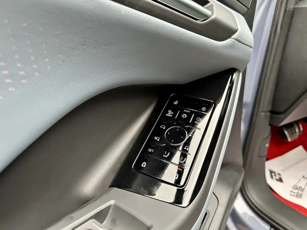 Audi Q6L e-tron 2025 — фото 21