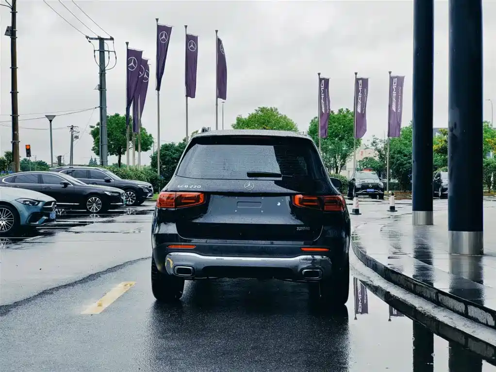 Mercedes-Benz GLB 2025