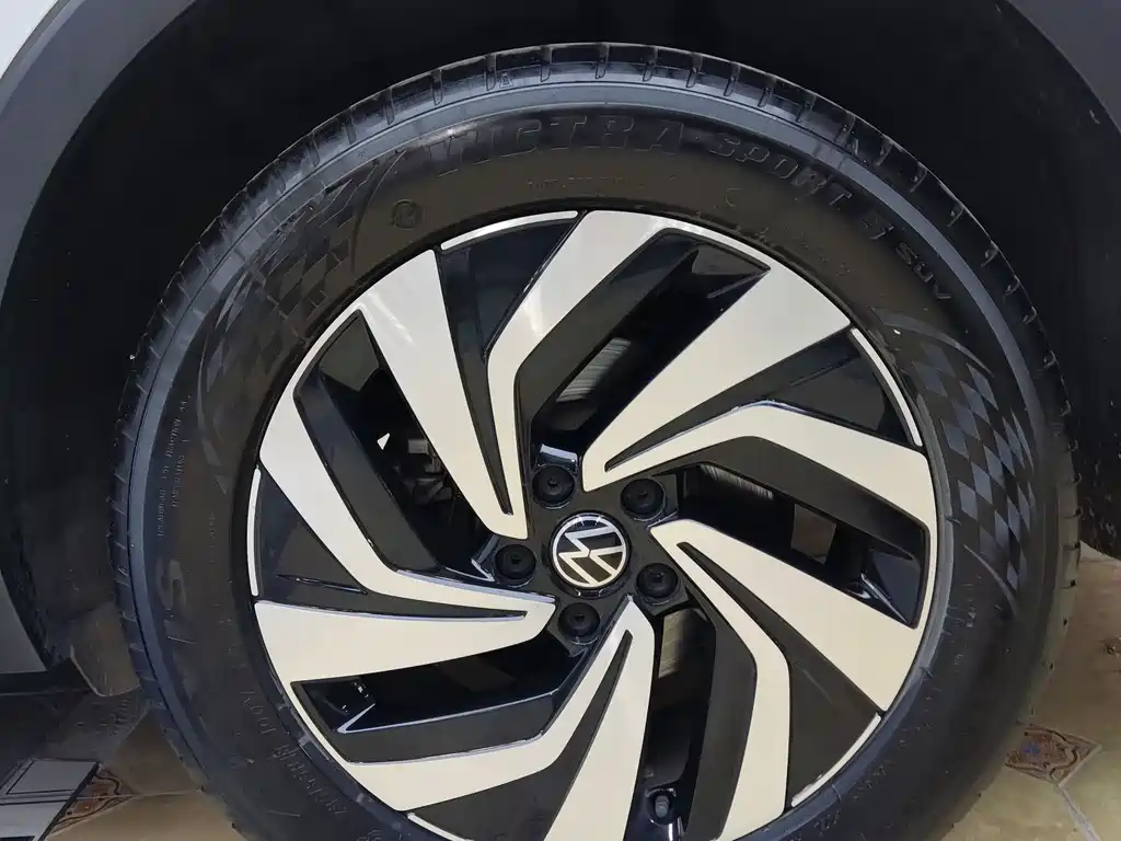 Volkswagen Tiguan L 2023 — фото 17