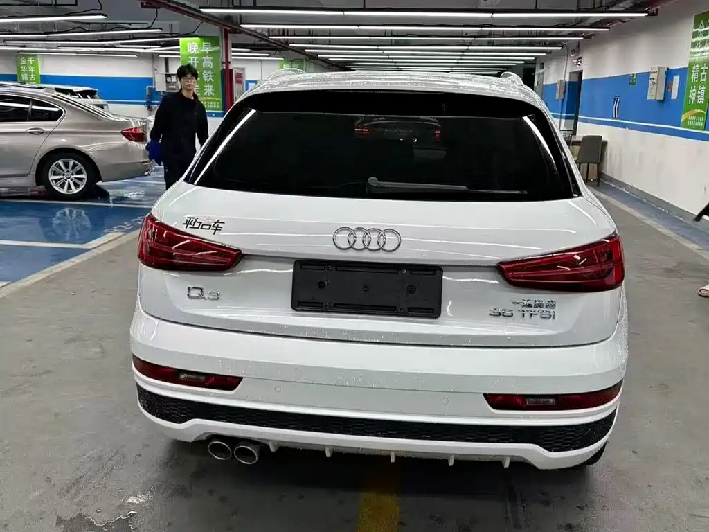 Audi Q3 2019 — фото 8