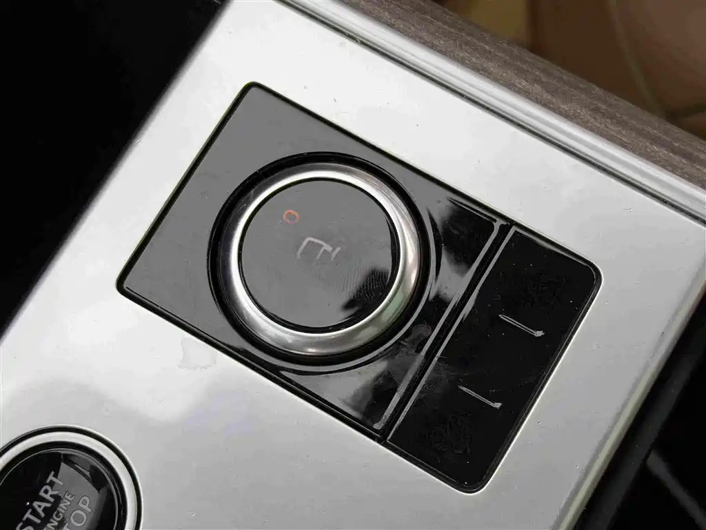 Land Rover Range Rover 2023 — фото 15