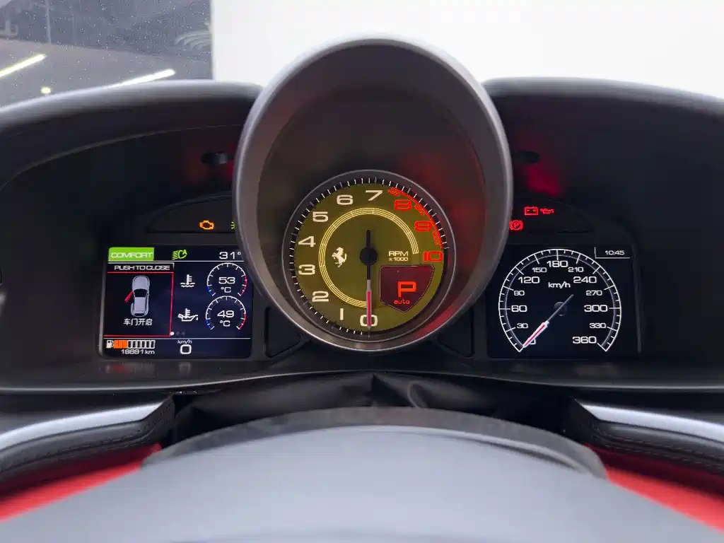 Ferrari GTC4Lusso 2019 — фото 17