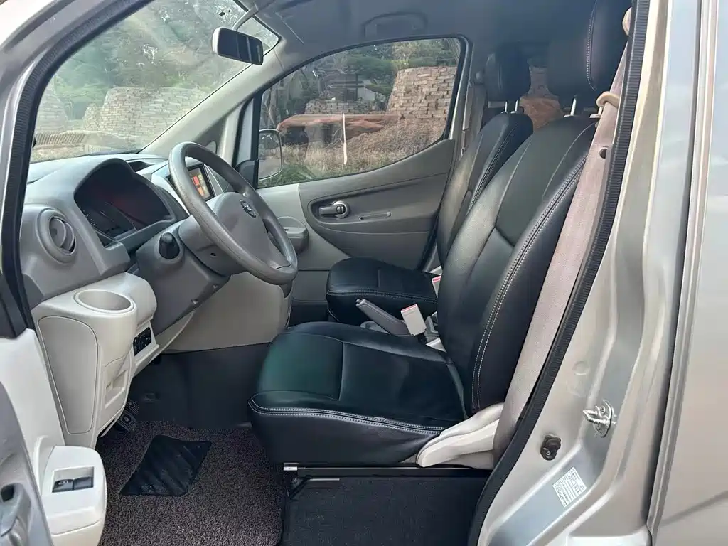 Nissan NV200 2018 — фото 4