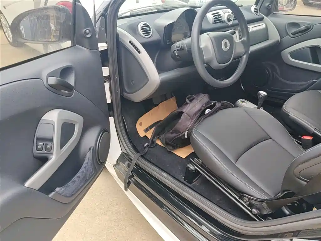 smart Fortwo 2014 — фото 16
