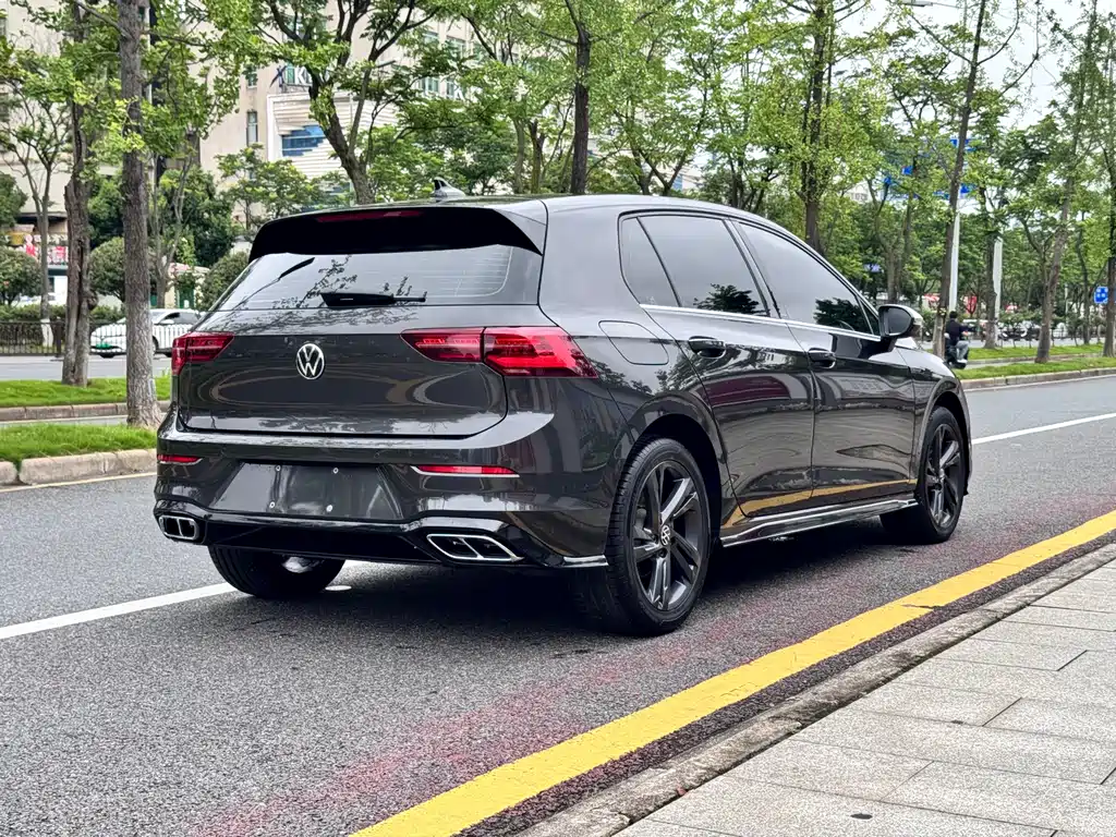 Volkswagen Golf 2023