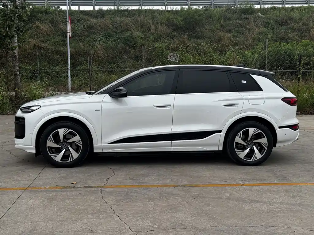 Audi Q6L E-Tron 2025 — фото 4
