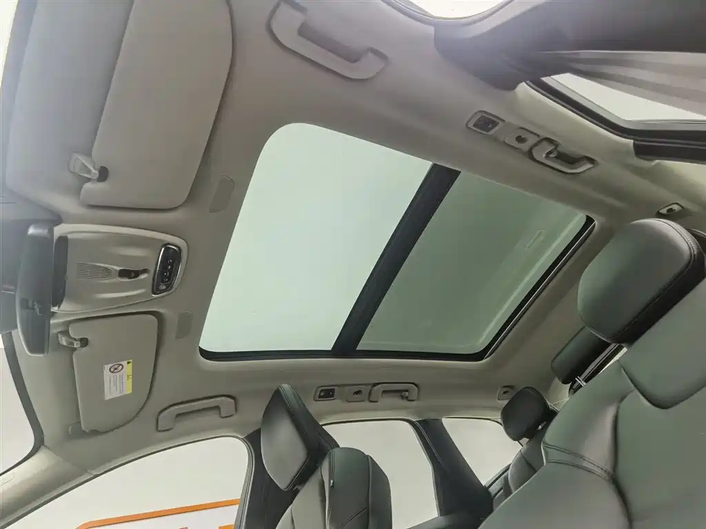 Volvo XC60 2021 — фото 14
