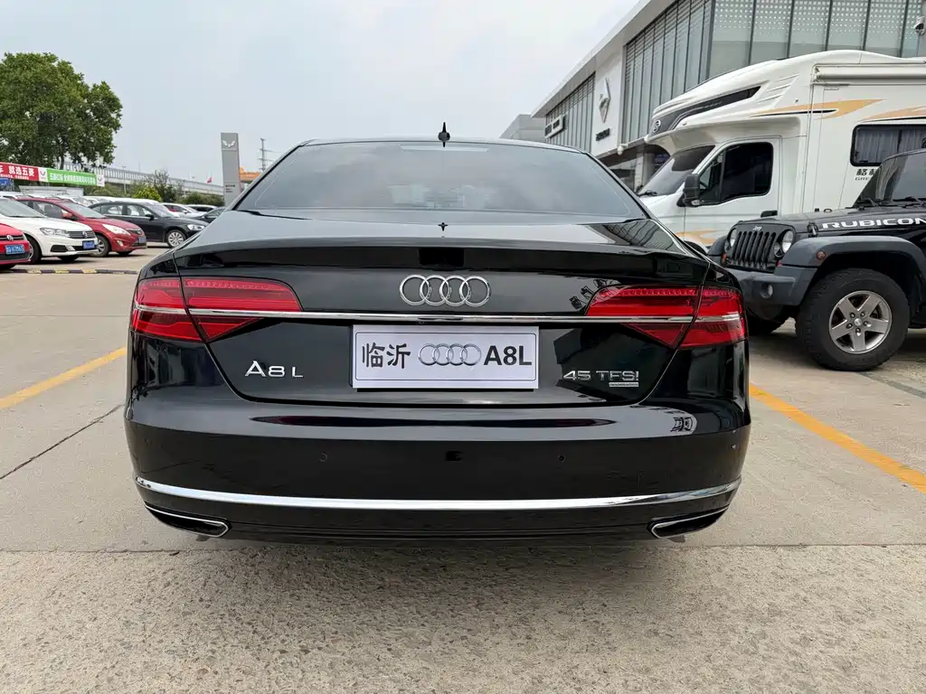 Audi A8 2017 — фото 4