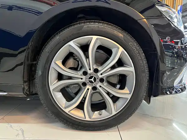 Mercedes-Benz E-Class 2022