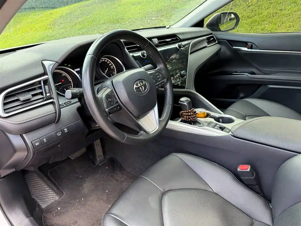 Toyota Camry 2019
