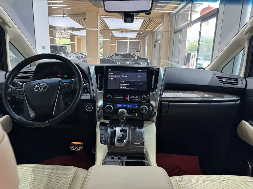 Toyota Vellfire 2022 — фото 17