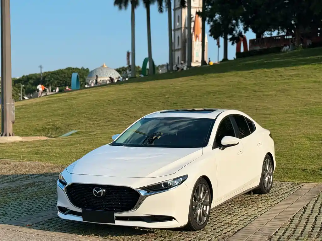 Mazda 3 Axela 2022