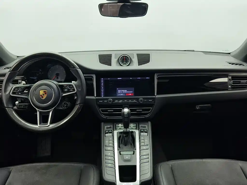 Porsche Macan 2022 — фото 11