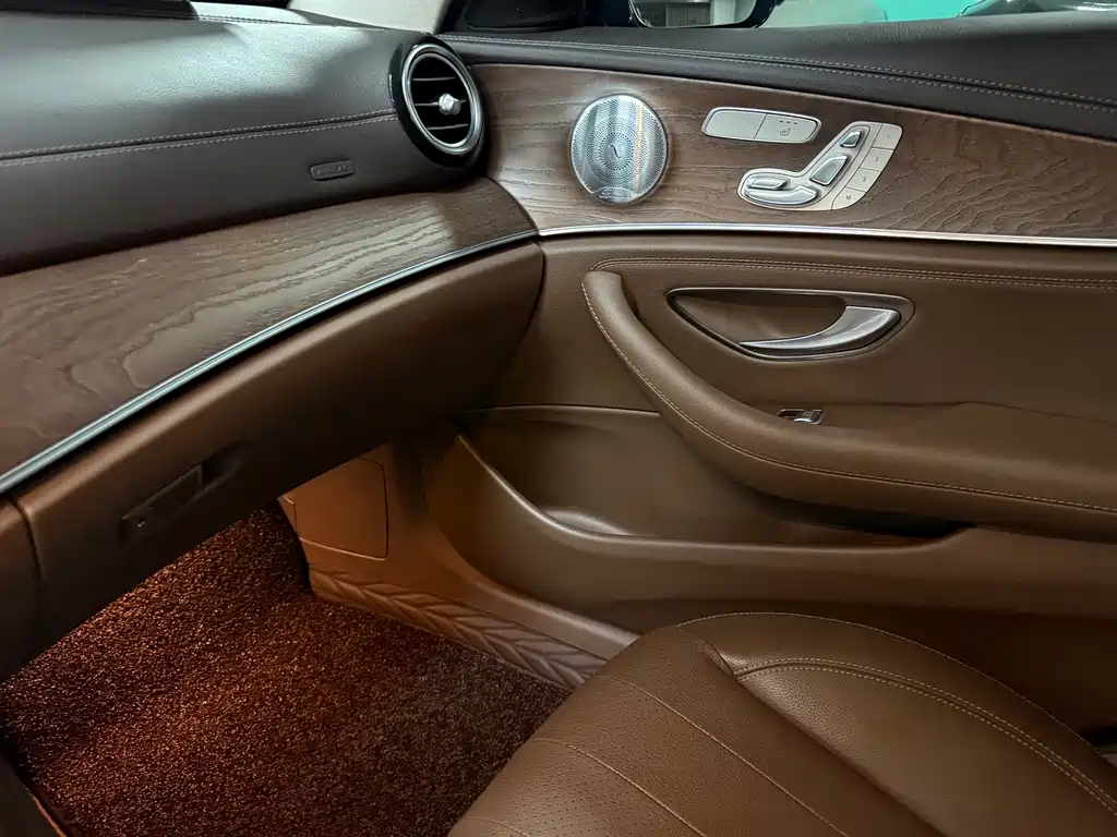 Mercedes-Benz E-Class 2020 — фото 7