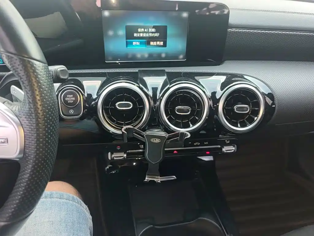 Mercedes-Benz A-Class 2019 — фото 13