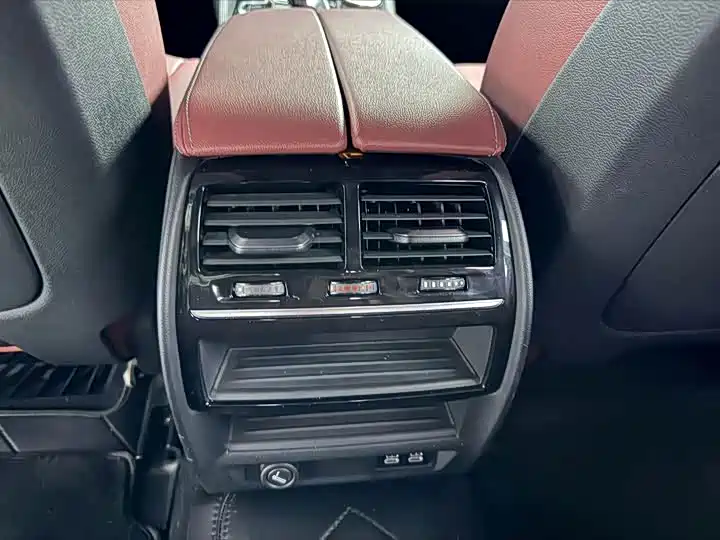 BMW 5 Series 2021 — фото 9