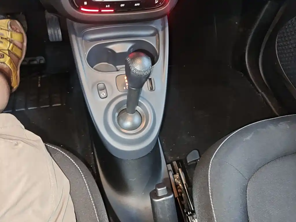 smart fortwo 2019 — фото 14