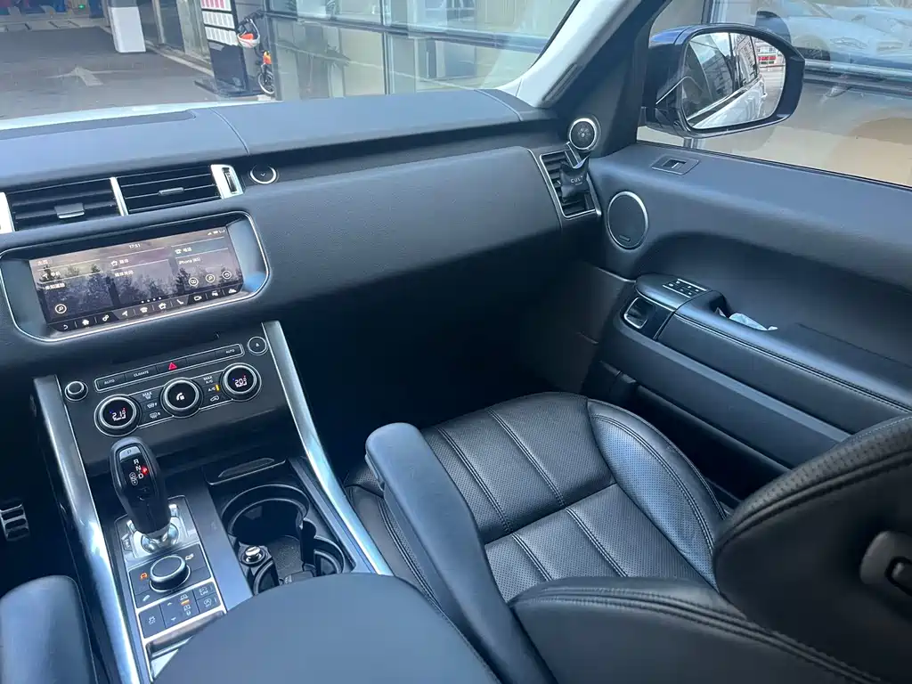 Land Rover Range Rover Sport 2017 — фото 8