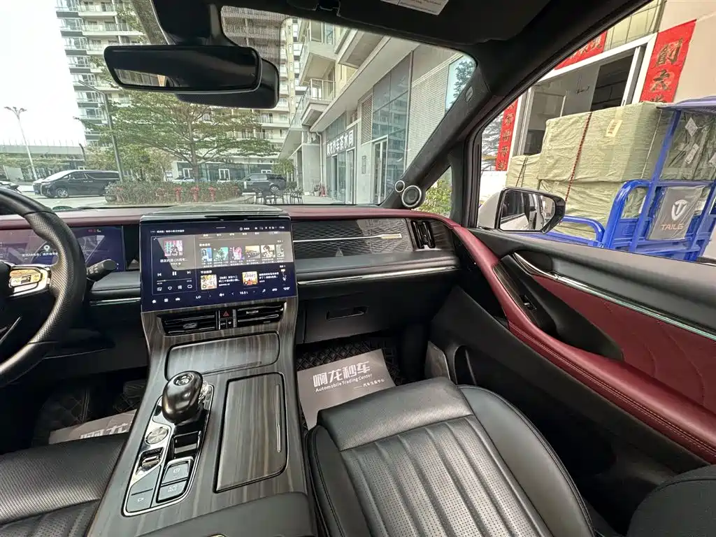 GAC Motor Trumpchi M8 2023 — фото 19