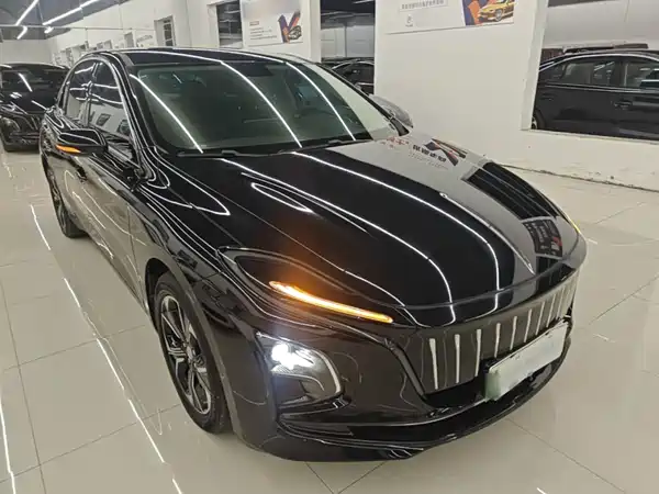 Hongqi E-QM5 2024