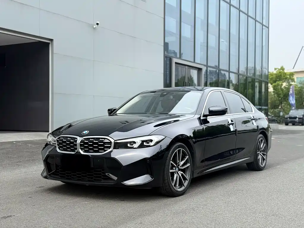 BMW 3 Series 2023 — фото 1