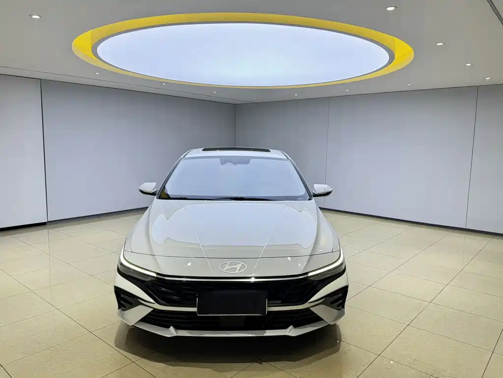 Hyundai Elantra 2023 — фото 2