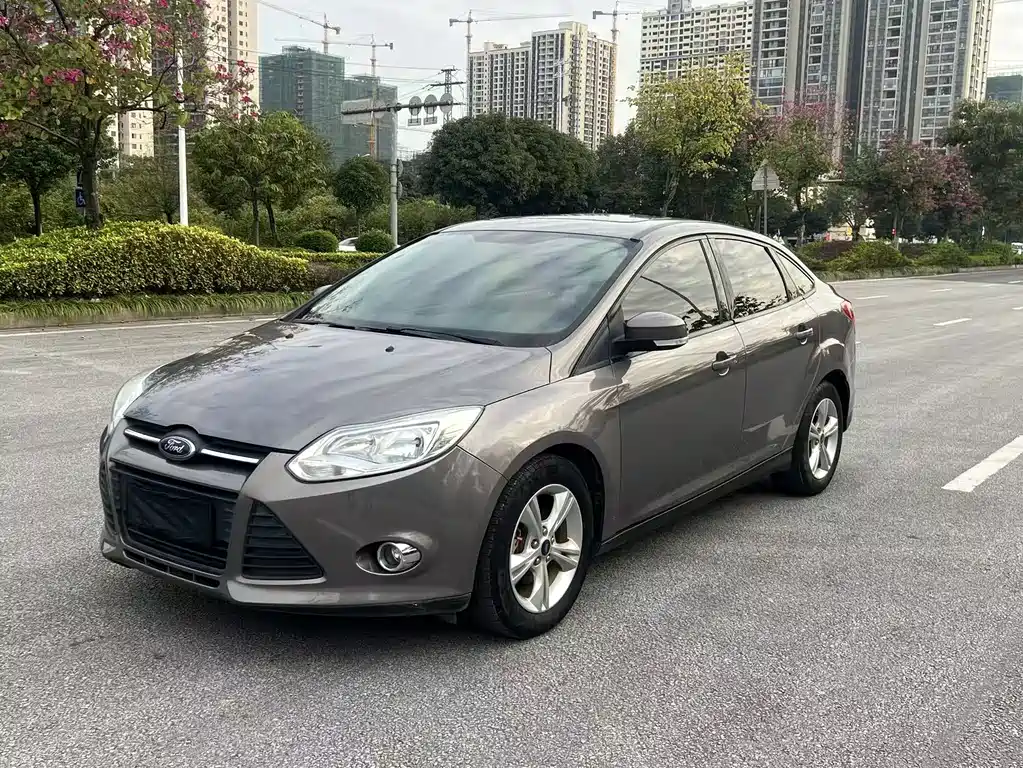 Ford Focus 2015 — фото 1