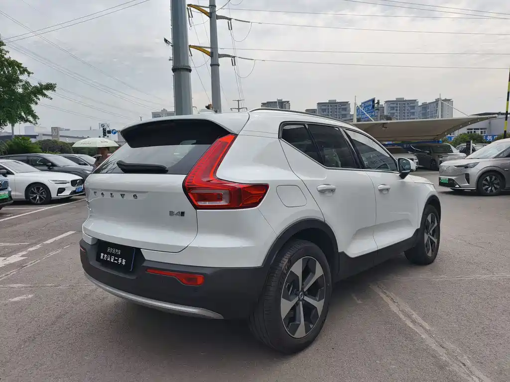 Volvo XC40 2025 — фото 15