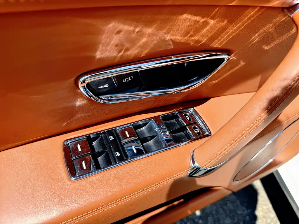 Bentley Flying Spur 2020 — фото 41