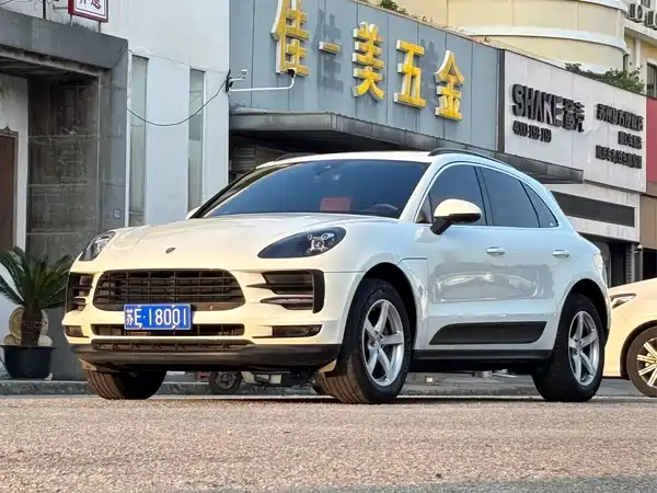 Porsche Macan 2021