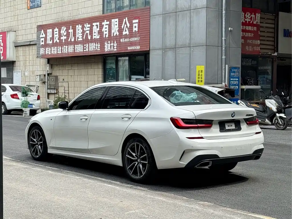 BMW 3 Series 2022 — фото 10