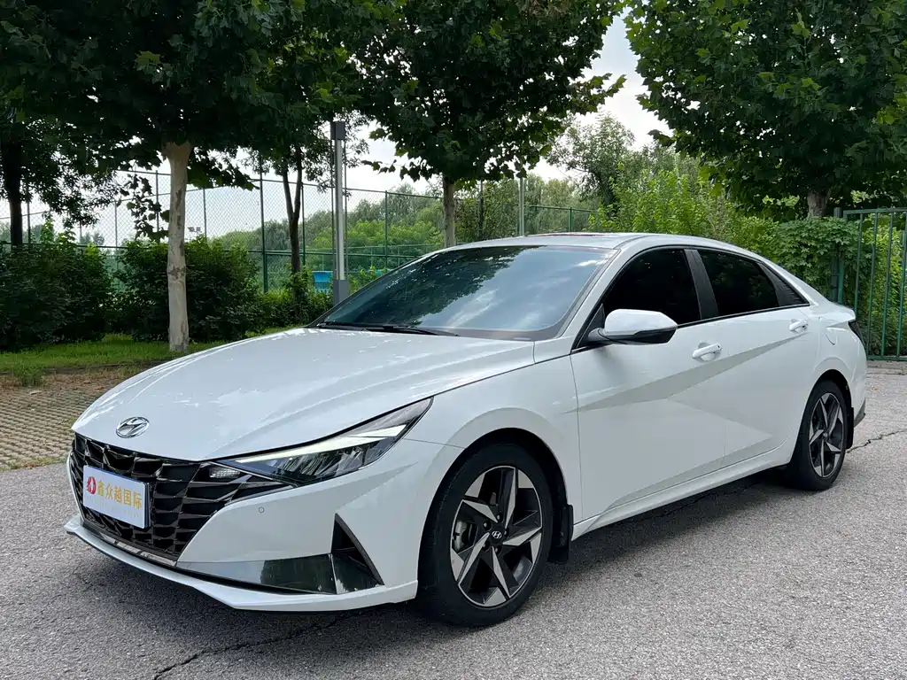 Hyundai Elantra 2023