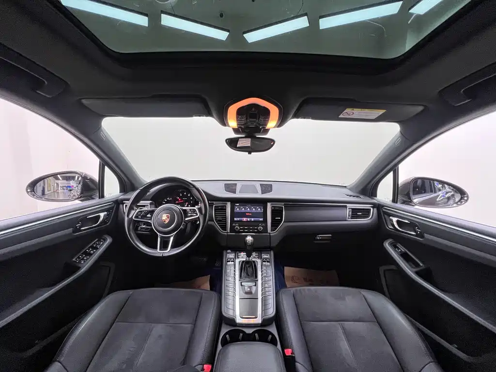 Porsche Macan 2017 — фото 16