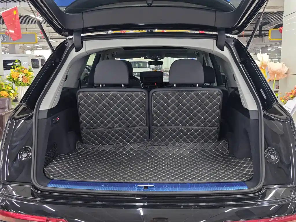Audi Q7 2023 — фото 17