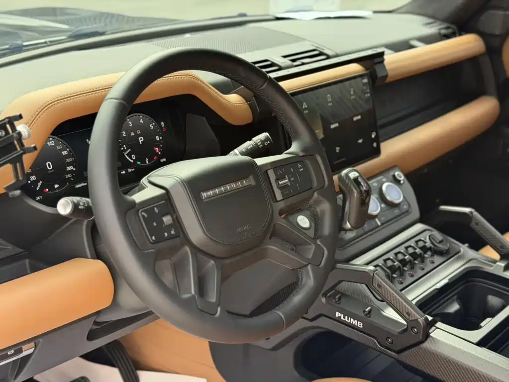 Land Rover Defender 2023 — фото 9