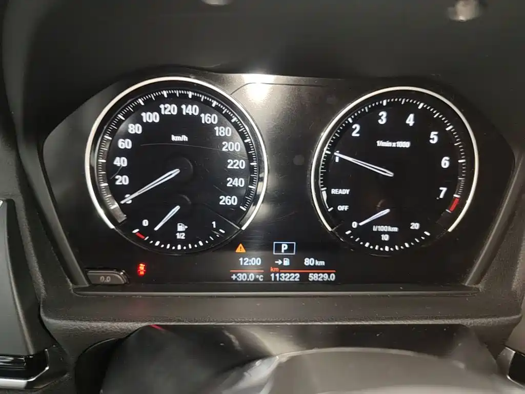 BMW 1 Series 2018 — фото 12