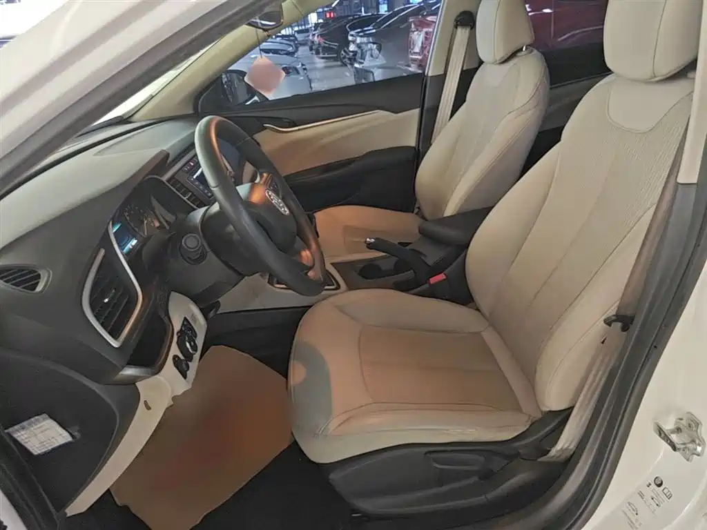 Buick Excelle 2016 — фото 15