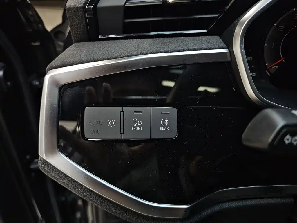 Audi Q3 2022 — фото 16