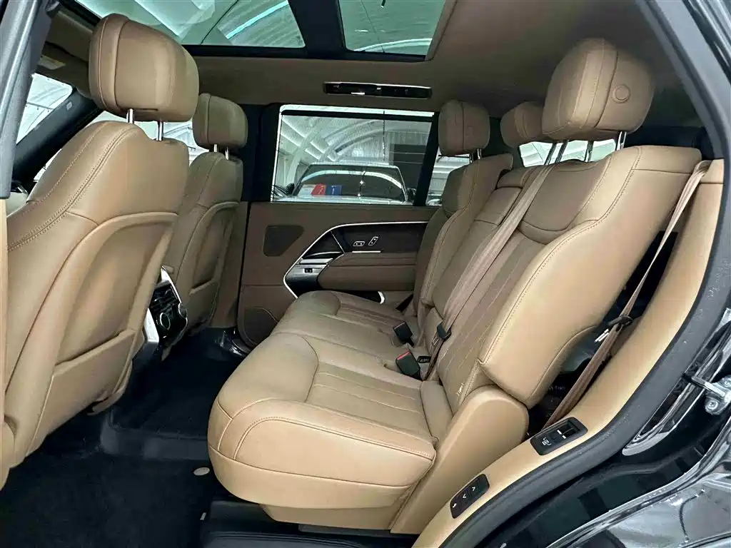 Land Rover Range Rover 2024 — фото 11